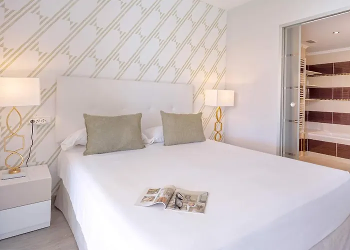 Genteel Guadalmina Golf Apartment