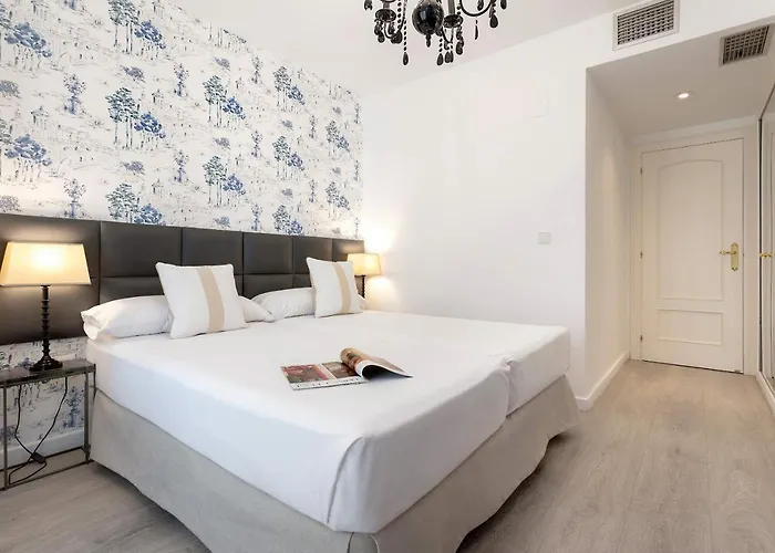 Genteel Guadalmina Golf Apartment *